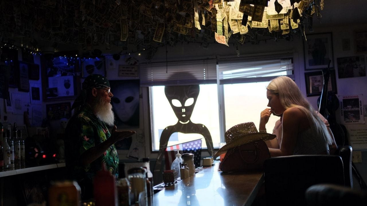 Vida extraterrestre y “cosas inimaginables”: así vive el pueblo vecino al Área 51