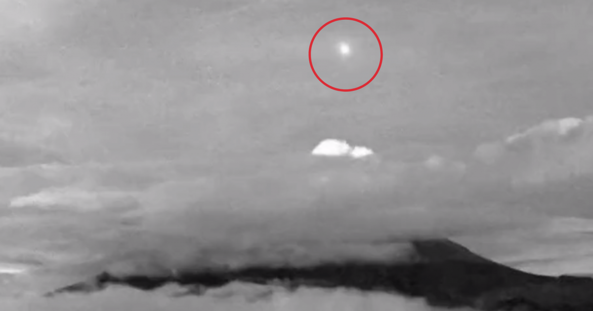Misterioso avistamiento: una ‘bola’ de Luz surge en el Popocatépetl durante la madrugada