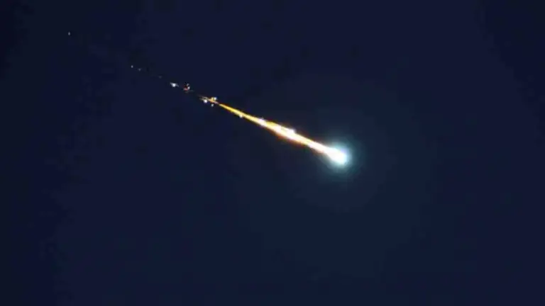 Ovni, meteorito o satélite, qué es el fenómeno que iluminó el cielo misionero