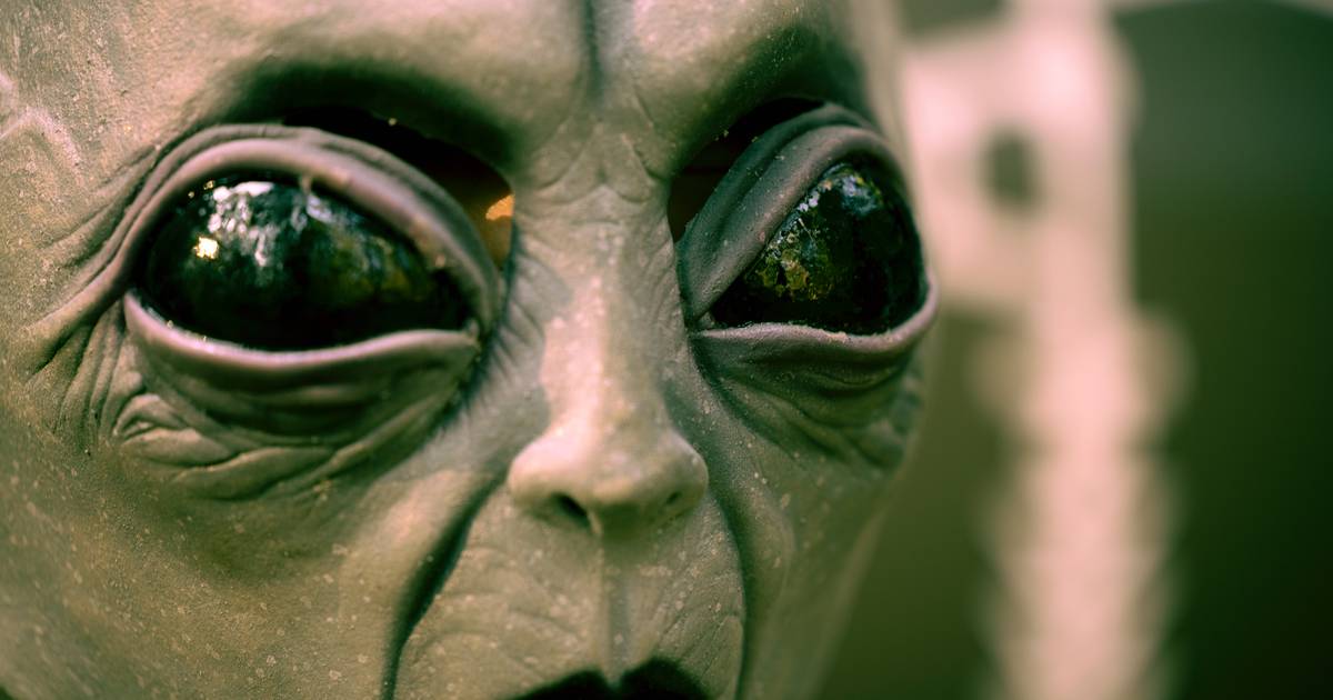 Video de la Deep Web muestra a supuesto alien siendo atendido por médicos: ¿real o ‘fake’?